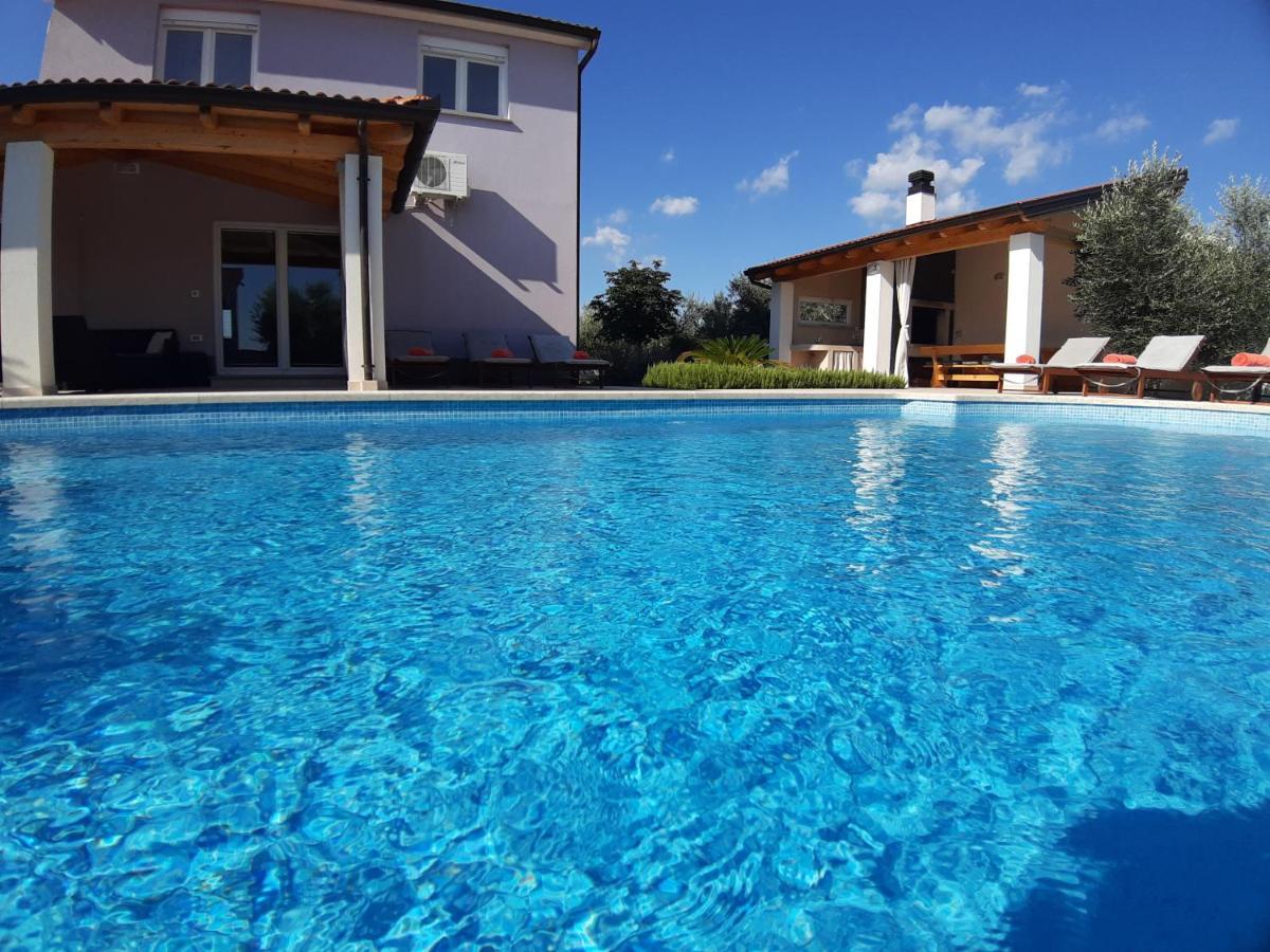 Villa Zeus Pula Exterior foto