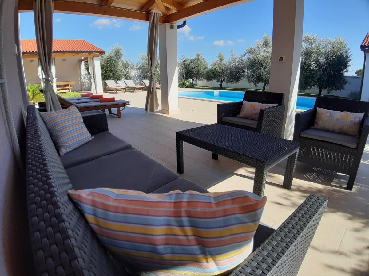Villa Zeus Pula Exterior foto