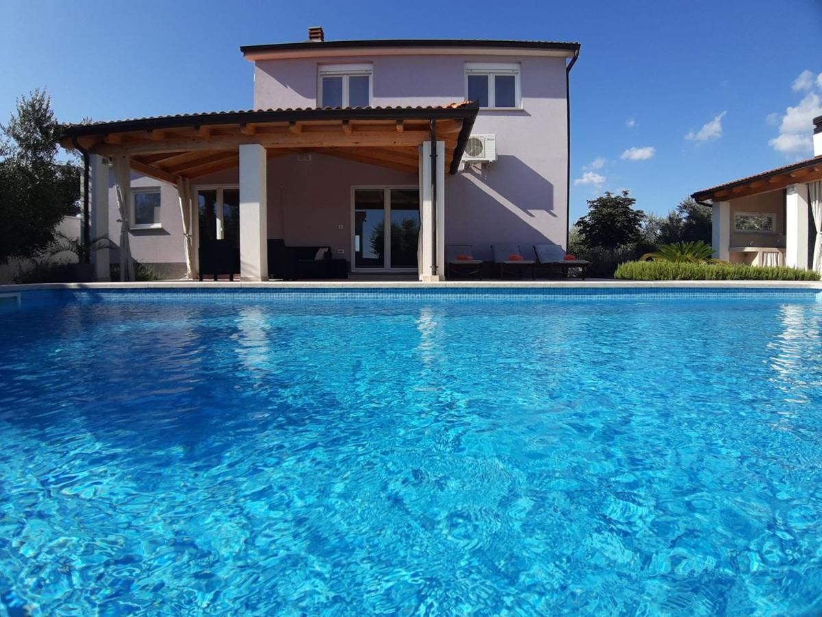 Villa Zeus Pula Exterior foto