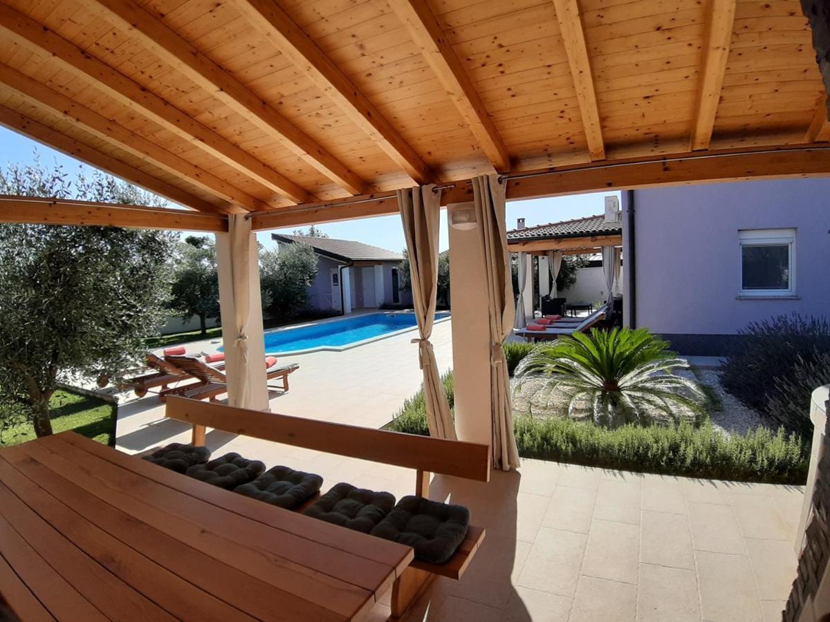 Villa Zeus Pula Exterior foto