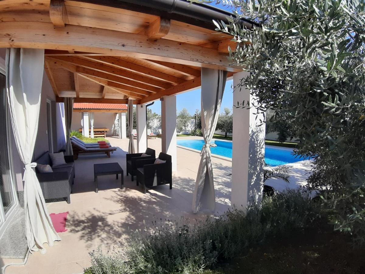 Villa Zeus Pula Exterior foto