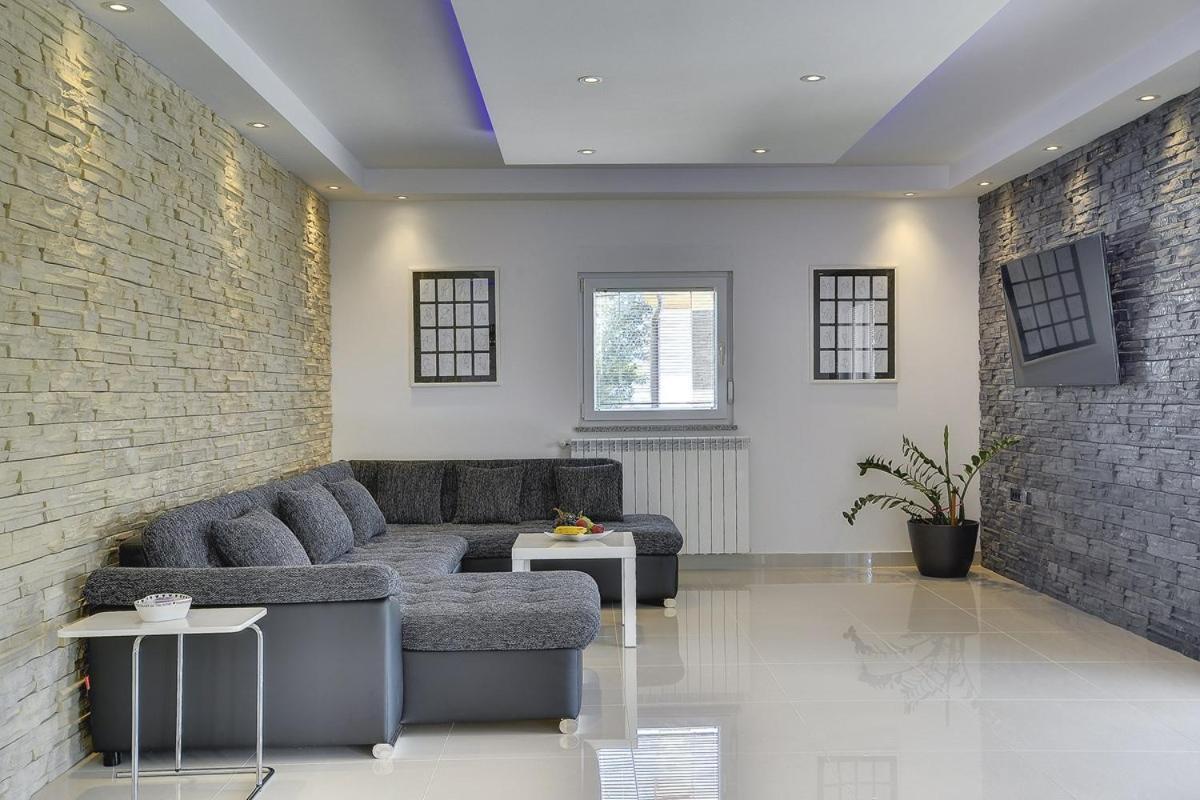 Villa Zeus Pula Exterior foto